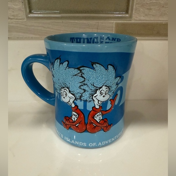 Universal’s Islands of Adventure Blue Dr. Seuss Thing 1 and Thing 2 Mug 2006 - Picture 5 of 8